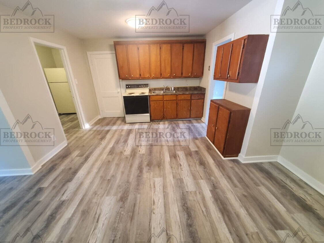 Foto principal - 218 Richmond Dr NW