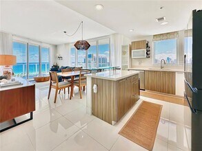 Building Photo - 6700 Indian Creek Dr