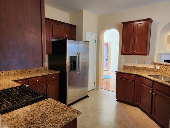 Foto del edificio - Beautiful 5 Bedroom Home in Watermill Subdivision!