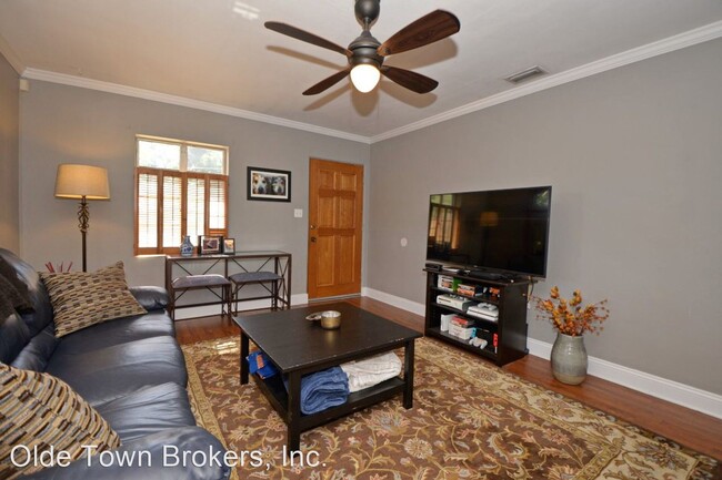 Building Photo - 2 br, 1 bath House - 1928 S Ferncreek Ave.