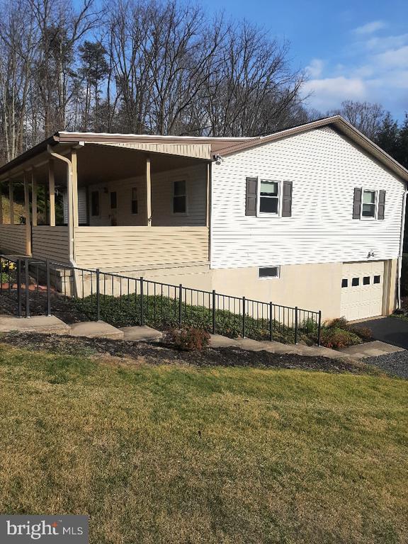 Building Photo - 131 Hunters Church Rd