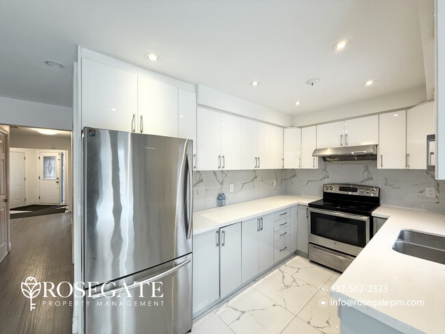 Building Photo - Spacious 4-Bedroom Detached Home with Garage & 3 Parking in Brampton