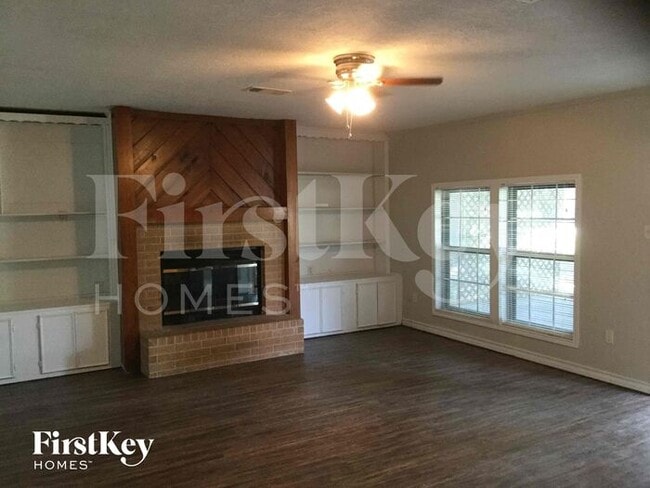 Building Photo - 10511 Ladino Rd