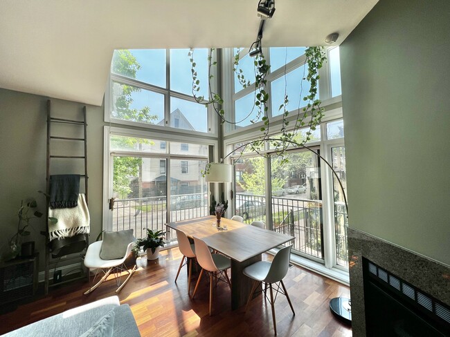2-story windows - 1700 N Talman Ave Apartment
