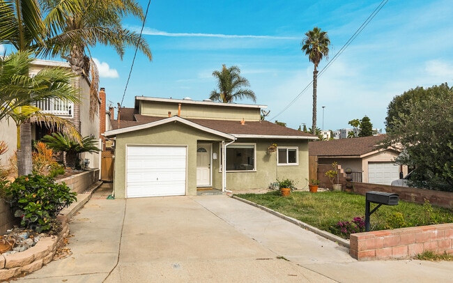 Building Photo - 1617 Armour Ln