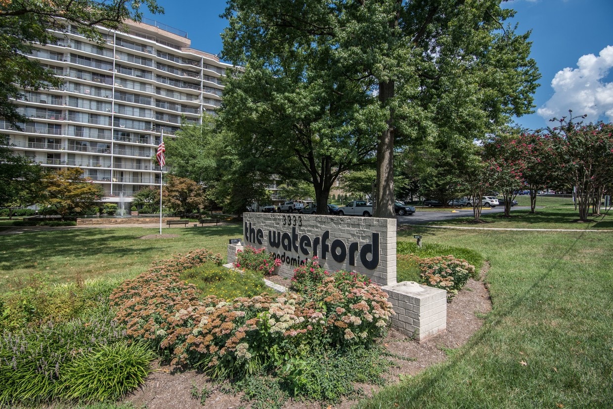 The Waterford - 3333 University Blvd W