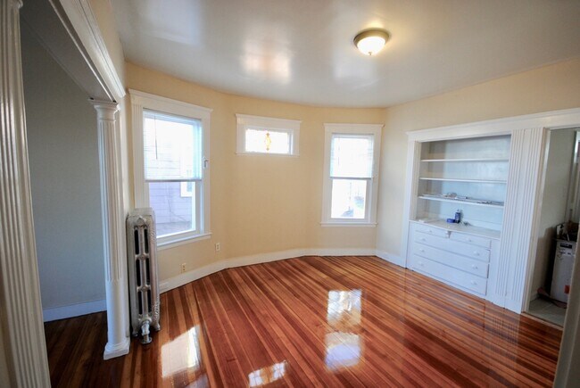Foto del edificio - 139 E Cottage St