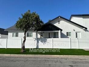 Building Photo - 6133 Danby Ave