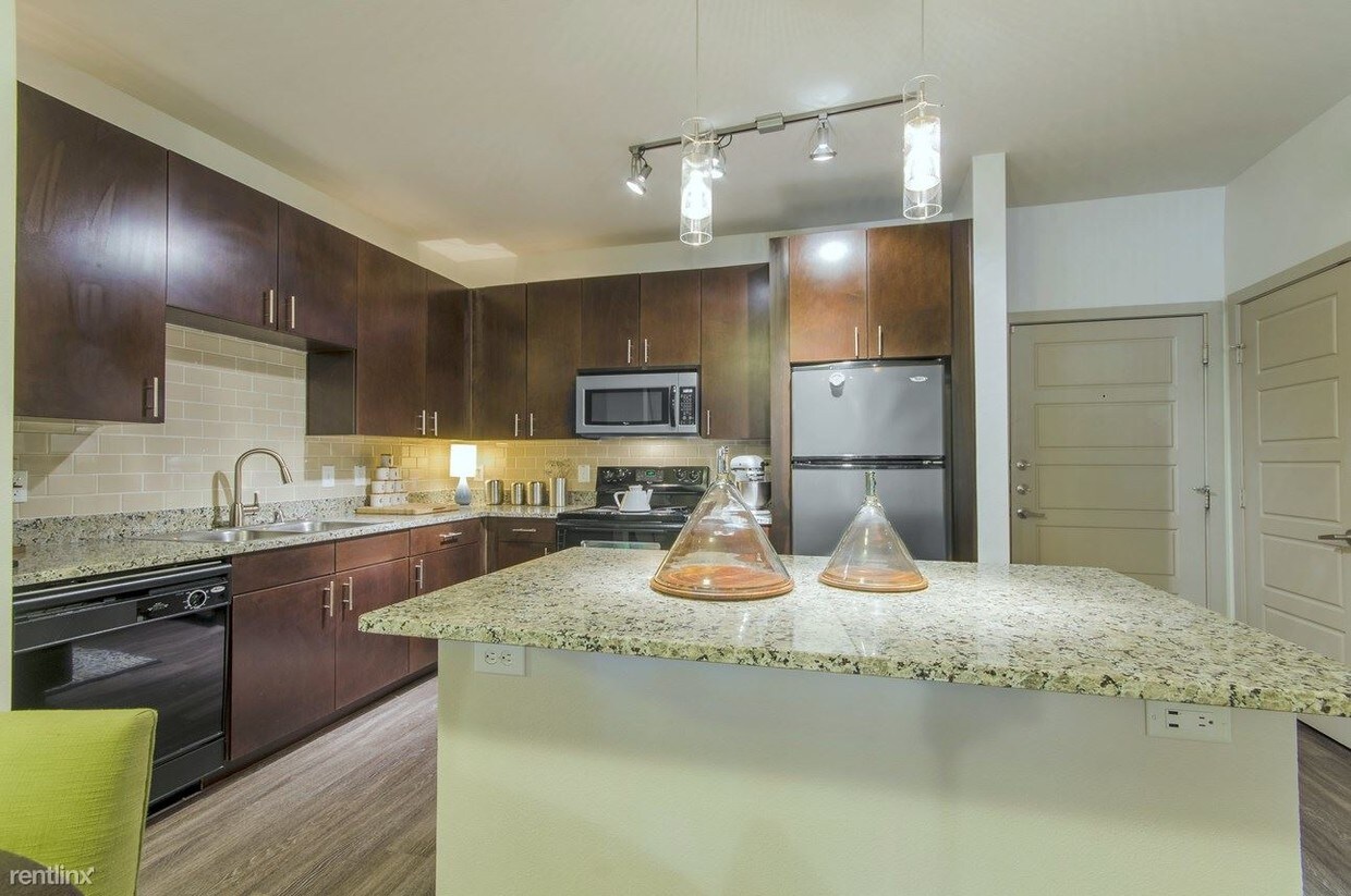 Foto del edificio - 1801 Sawdust Rd