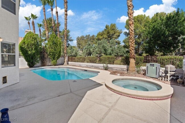 Building Photo - 1817 Tropical Breeze Dr