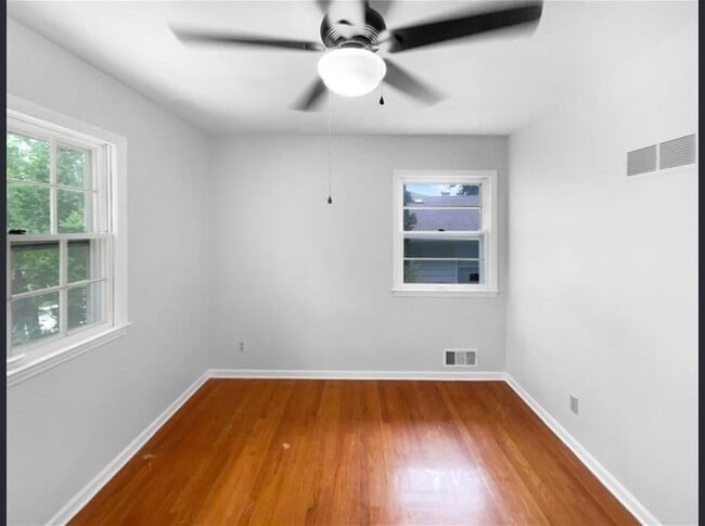 Foto del edificio - 119 W 104th Ter