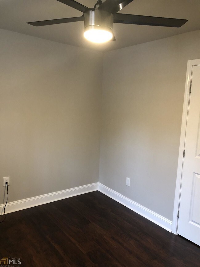 Foto del edificio - 2180 Addison Pl NW