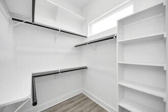 Building Photo - 8533 Amadwe St