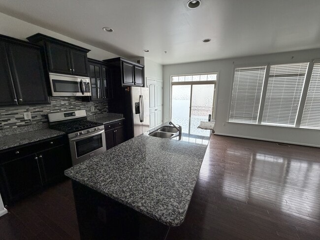Building Photo - 6517 Newton Dr