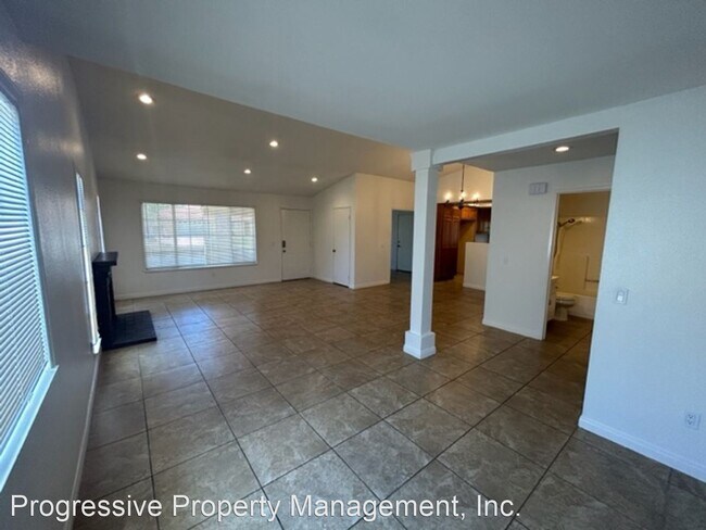 Building Photo - 3 br, 2 bath House - 8730 Sandhill Dr