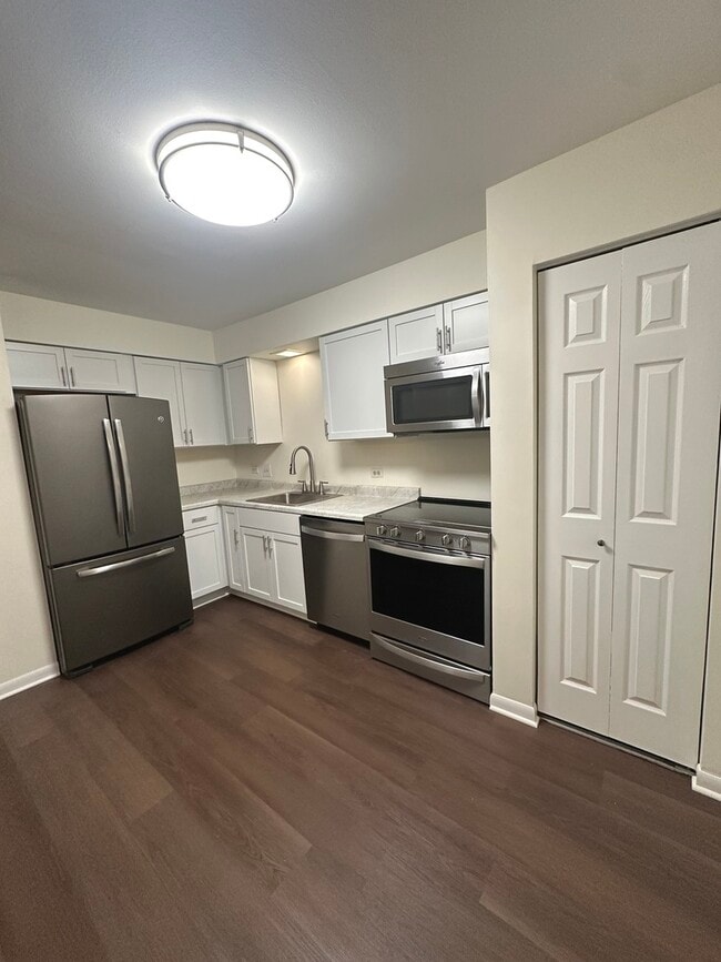 Building Photo - 2331 Ogden Ave