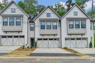 Building Photo - 204 Holsten Ln