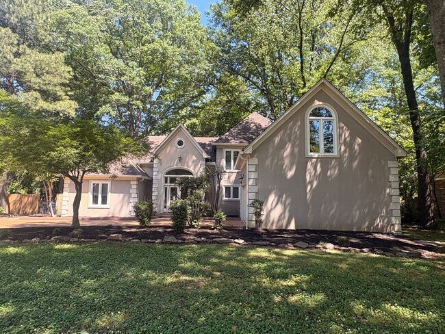 Building Photo - Newly Painted Germantown Home Minutes Away From Thornwood Market Row. Pets Are Welcome With Owner...