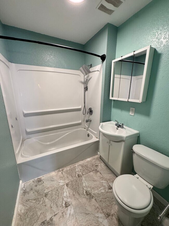 Foto del edificio - 3 Bedroom house in Davenport