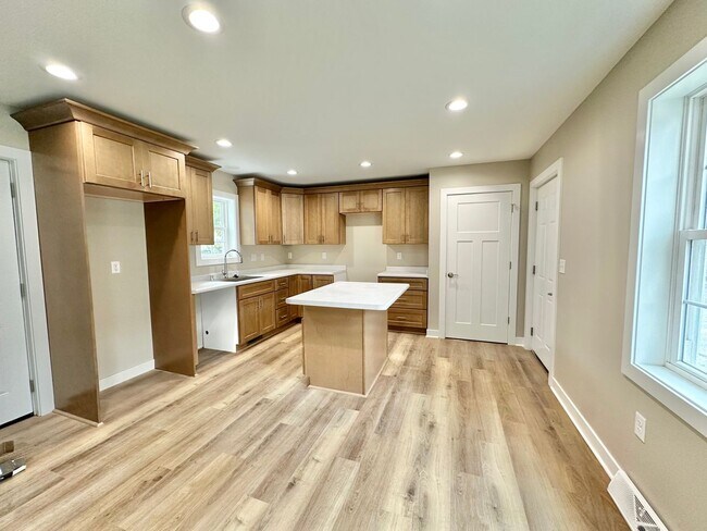Building Photo - 1284/1284A N 68th Street
