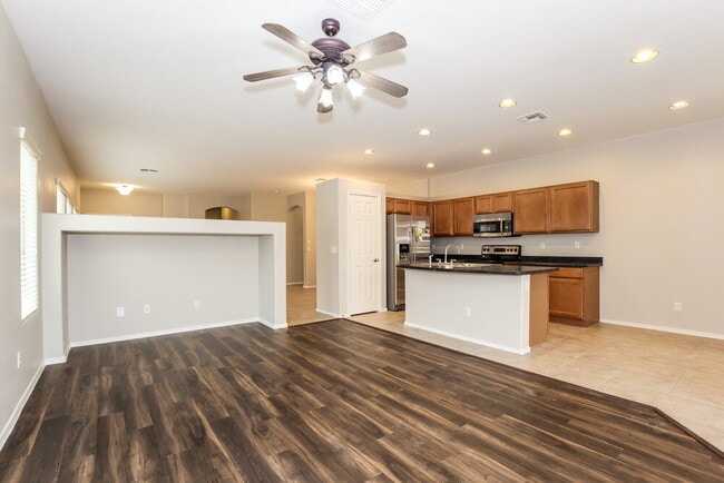 Foto del edificio - 17722 W Marshall Ln