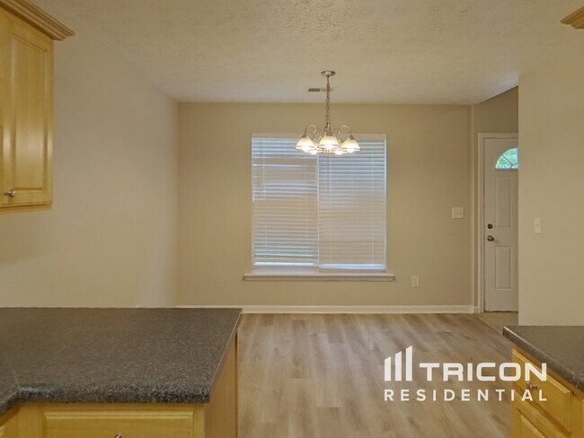 Foto del edificio - 9521 Lakeview Rd