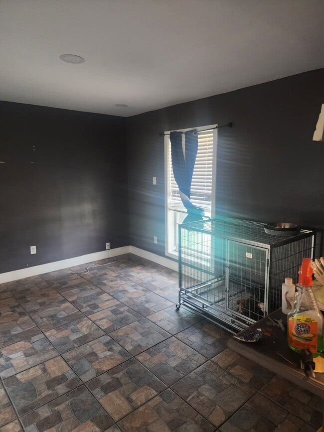 Building Photo - 176 Carita Dr