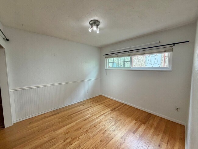 Foto del edificio - Spacious College Area Home with Garage and Backyard!