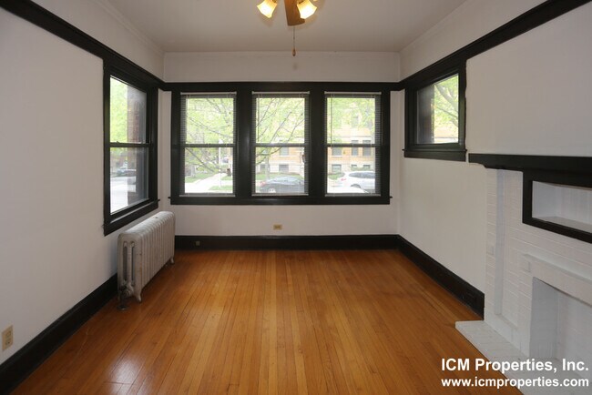 Building Photo - 3501 N Greenview Ave
