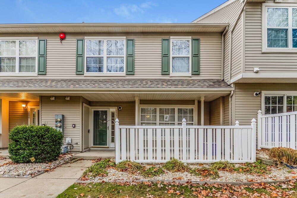 Foto principal - 2407 Beacon Hill Dr