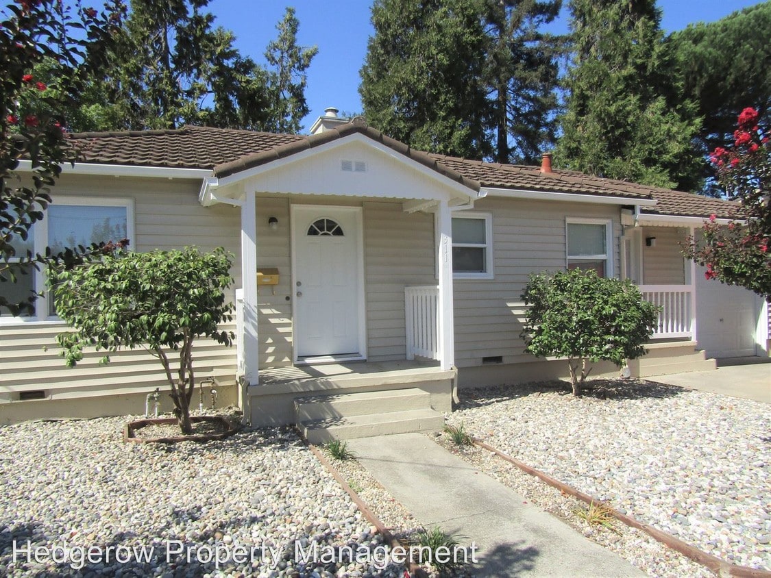 Primary Photo - 3 br, 1 bath House - 311 Monroe Street
