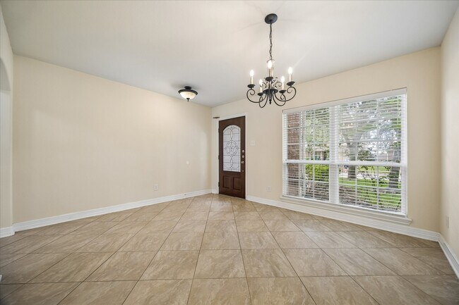 Building Photo - 10108 Hidden Creek Falls Ln