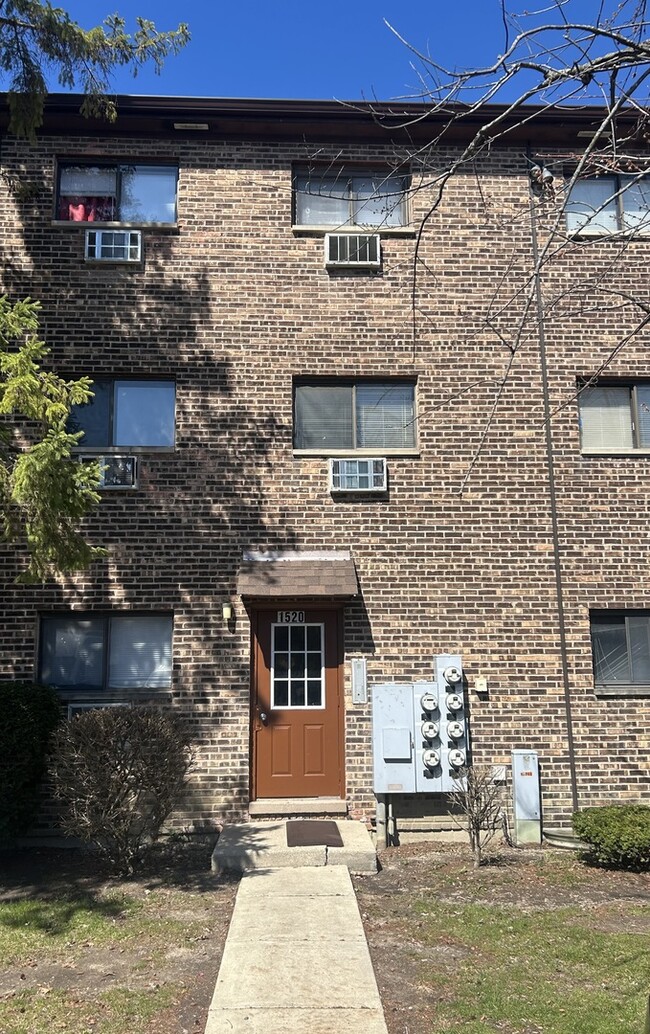 Building Photo - 1520 Crimson Ln