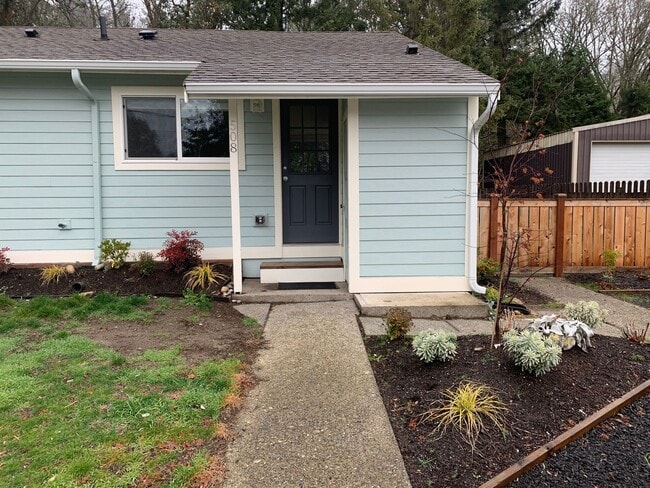 Building Photo - Juniper Street Duplex