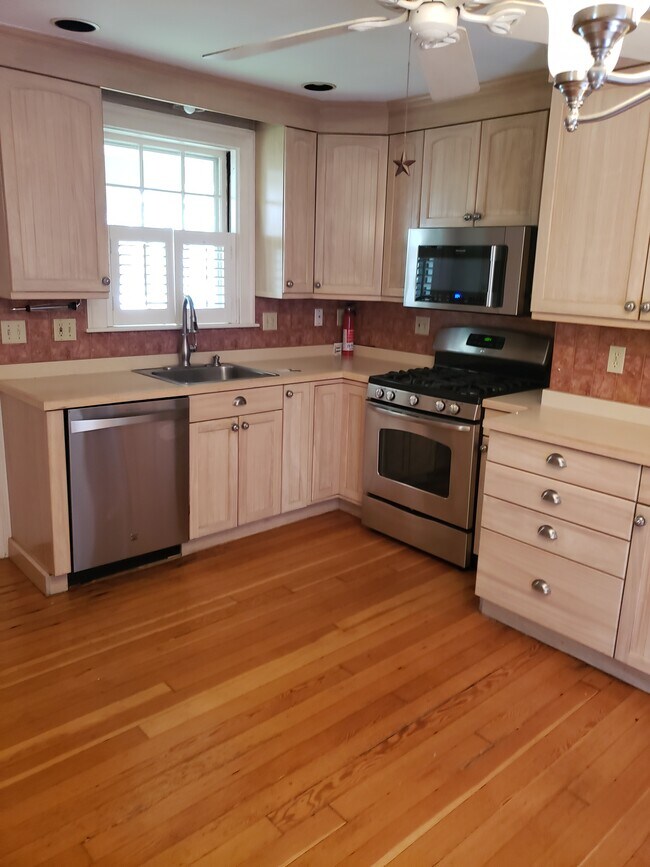 316 Village St, Medway, MA 02053 Apartments in Medway, MA