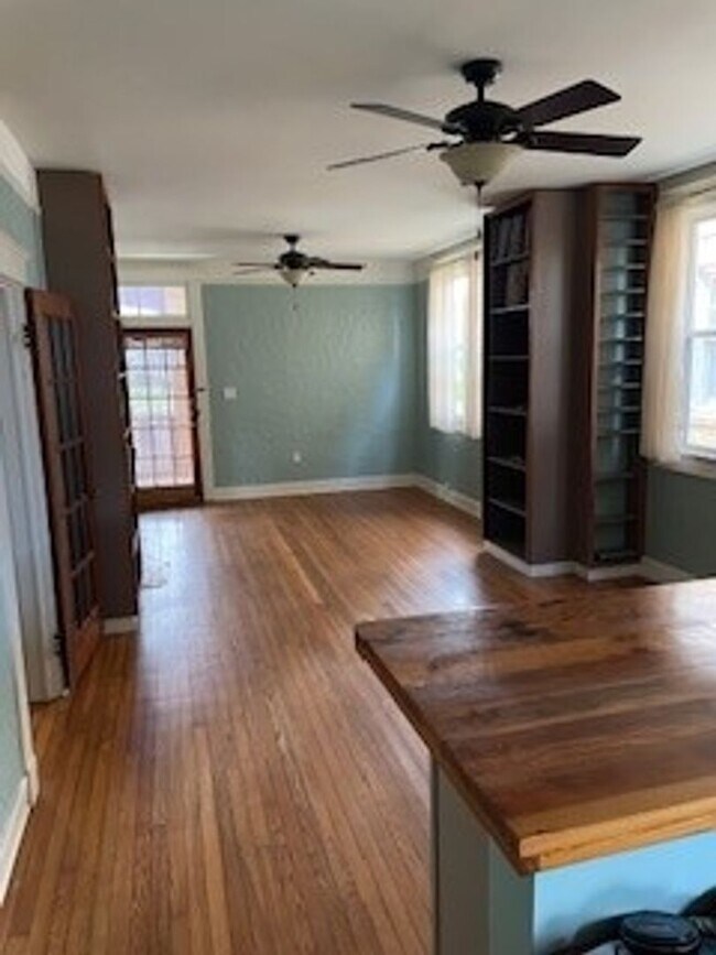 Foto del edificio - 2809 Paris Ave