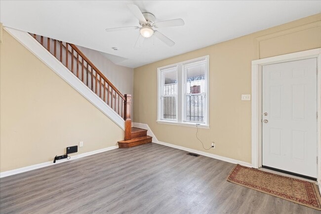 Building Photo - 1602 Pershing St