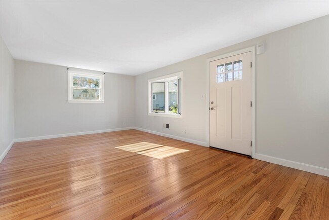 Foto del edificio - 12 Hickory Ln