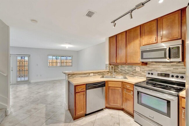 Foto del edificio - 3055 Riverside Dr