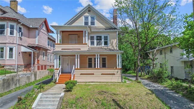 Foto del edificio - 944 Bellevue Ave