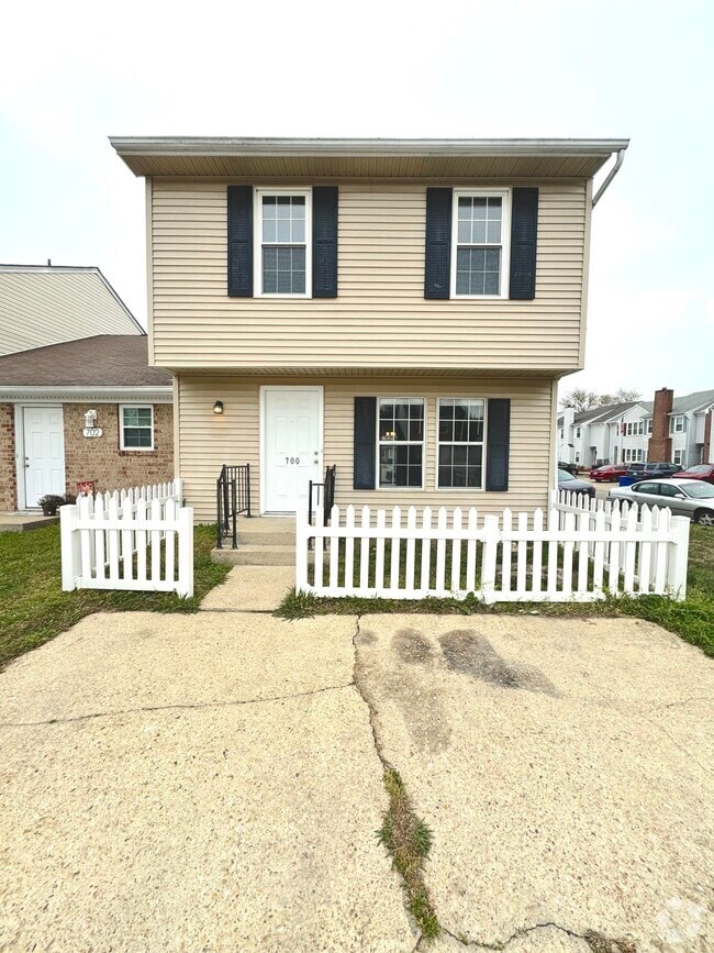 Building Photo - 700 Wolftrap Ln