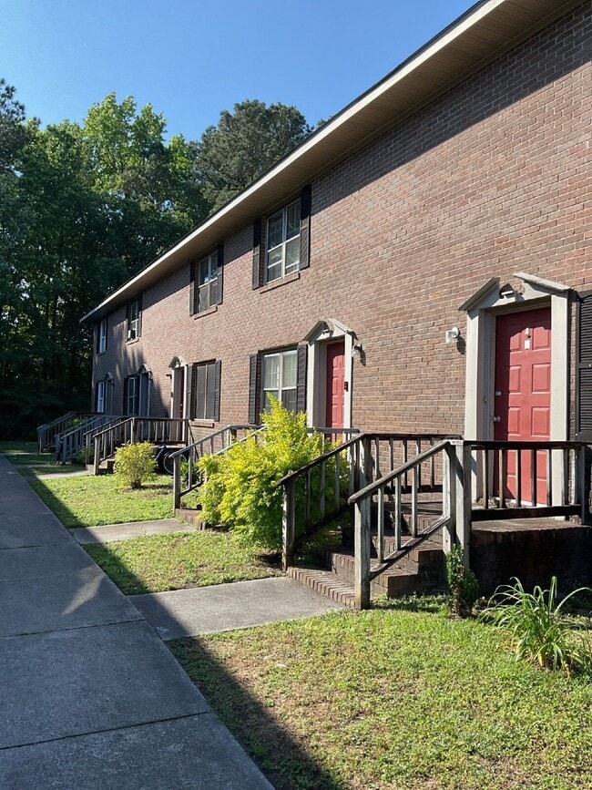 Foto del edificio - 132 Oakmont Dr