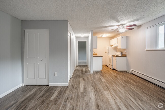 1 BR, 1 BA - 560 SF - Traditional - Reserve at Water Tower Village