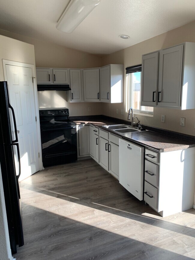 3007 Goldenrod Ave, Gillette, WY 82716 House Rental in Gillette, WY