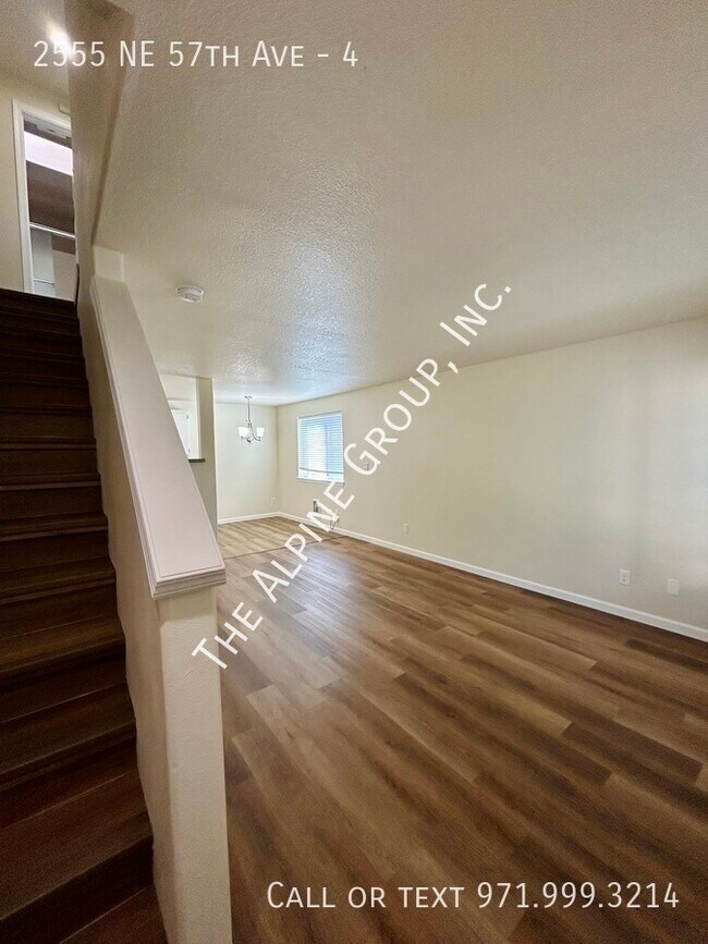 Foto del edificio - Townhome Style Unit in NE PDX