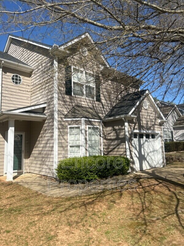 Foto del edificio - 8417 Whisper Ridge Pl