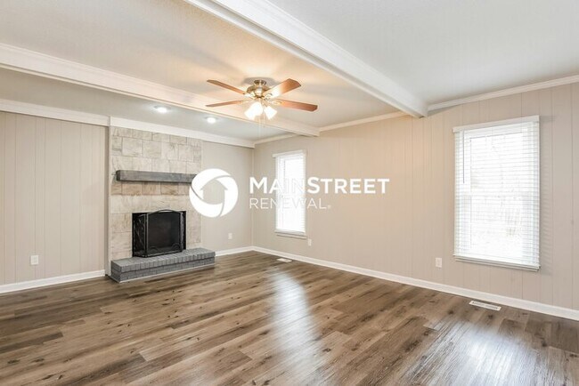 Foto del edificio - 4 Bedroom Pet-Friendly Home in Greensboro, NC with Main Street Renewal