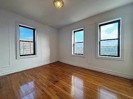 Foto principal - 2 bedroom in BRONX NY 10458
