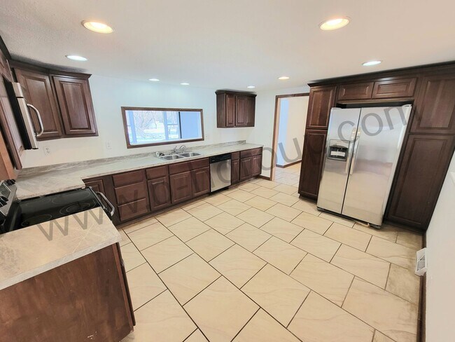 Foto del edificio - Move In Ready!