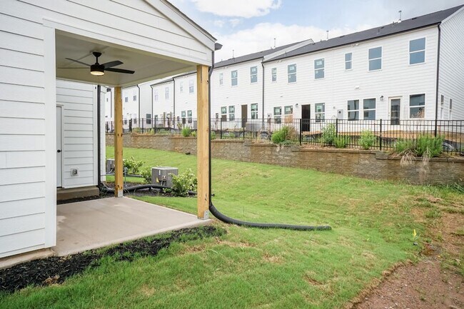 Building Photo - Brand New Townhome in Durham!